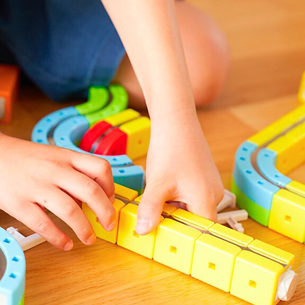 Magnetic Monorail Starter Set – Build, Connect & Imagine!