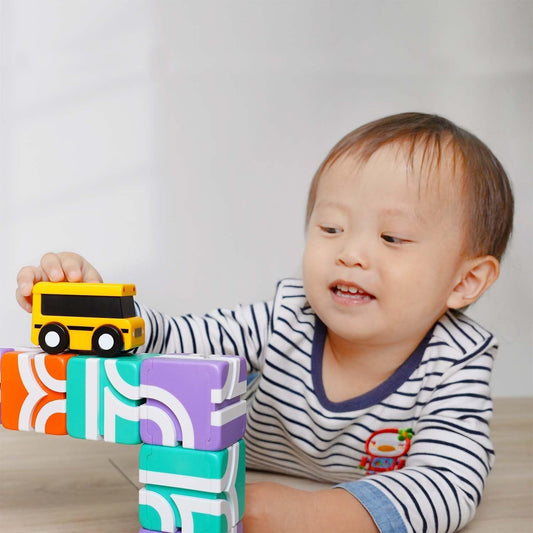 3D colored magnetic building blocks build educational STEM toys